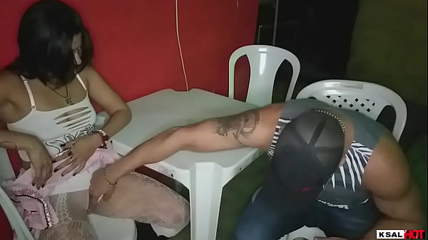 Play MP4 - Ksal Hot batendo um papo cheio de sacanagem&comma; acabou em foda e putaria no meio da Festa do Arraial
