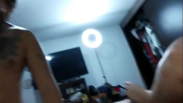 Play MP4 - INTERCAMBIO ESPOSAS con mi amigo y  se rompe el COND&Oacute;N &comma; ve como quedaron llenas de LECHE