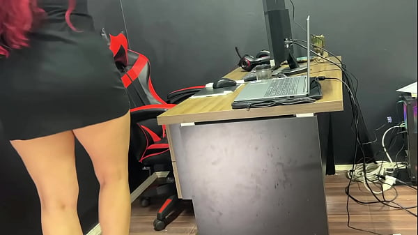 Nonton Quase Fui Pega Brincando O Meu Bbc No Escrit&oacute;rio thumbnail