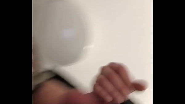 Play MP4 - Tesudo esporra-se no trabalho