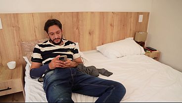 Nonton Mi Esposa Me Pone De Cornudo Y Se Folla A Mi Hermanastro! thumbnail