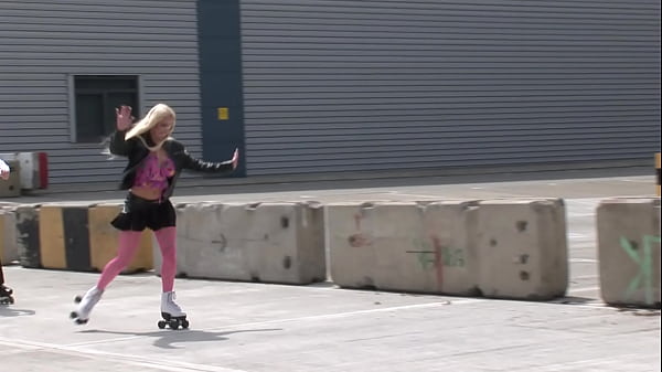 Nonton Roller Skates And Thigh High Fishnets Cindy Behr Rides His Cock thumbnail