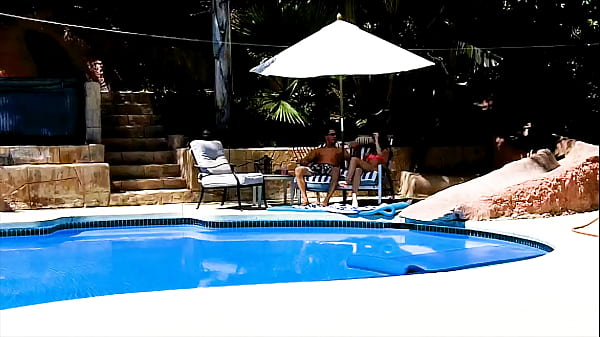 Nonton Emma Haize Poolside Huge Cock Pov Deepthroat Blowjob And Facial thumbnail