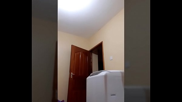 Play MP4 - Kenyan Bitch Sending Nudes To Her Man