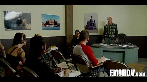 Nonton Emo Whore Gets Fucked 096 thumbnail