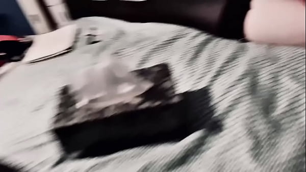 Play MP4 - Gucci Kum Dumpster has sexy legs