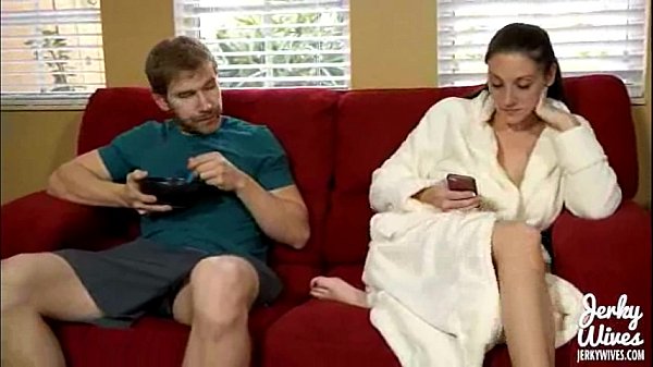 Play MP4 - Melanie Hicks in Step Mommas Boy