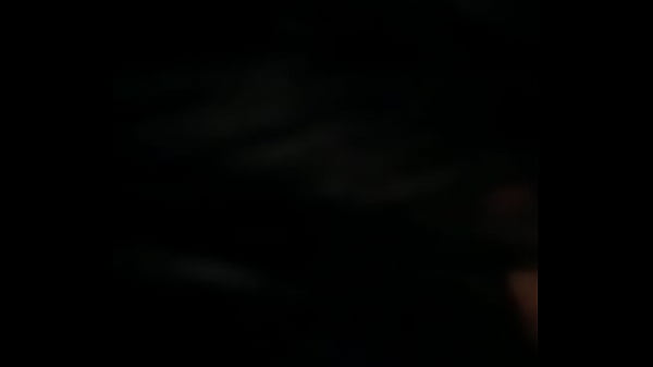 Se la meti al fondo y ella en silencio 