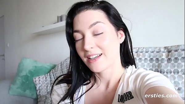 Play MP4 - Domino Gets Off Hard Using Anal Toys While Fingering Herself