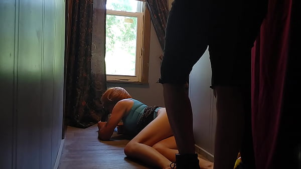 Play MP4 - Ballbusting my sissy