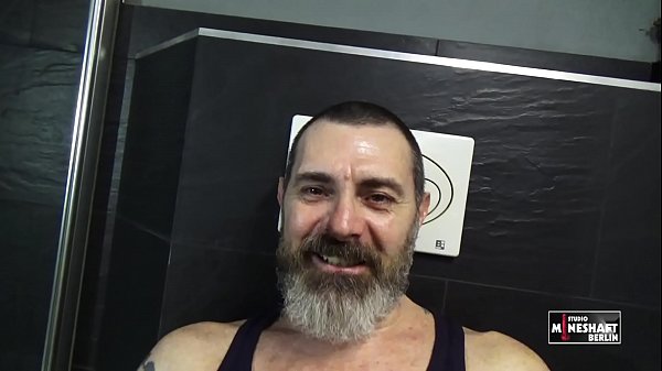 Play MP4 - Watching an Al Parker video