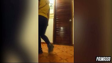 Dej&eacute_ que el conductor de taxi me llevara a un hospedaje para que me follara, porque no tengo efectivo para pagarle el viaje.