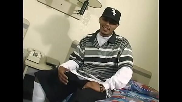 Play MP4 - latin men