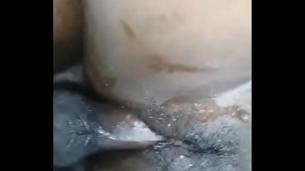 Il medéfonce la chatte