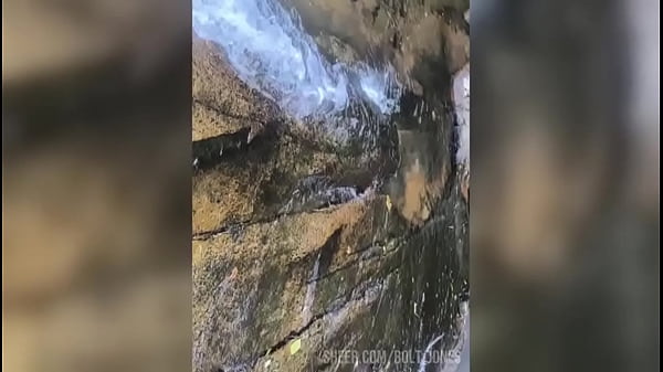 Da praia de copacabana chegando o natal para uma trilha no meio do mato indo para uma cachoeira procurando mulher para transar