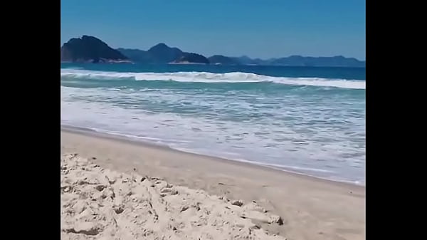 Nonton Da Praia De Copacabana Chegando O Natal Para Uma Trilha No Meio Do Mato Indo Para Uma Cachoeira Procurando Mulher Para Transar thumbnail
