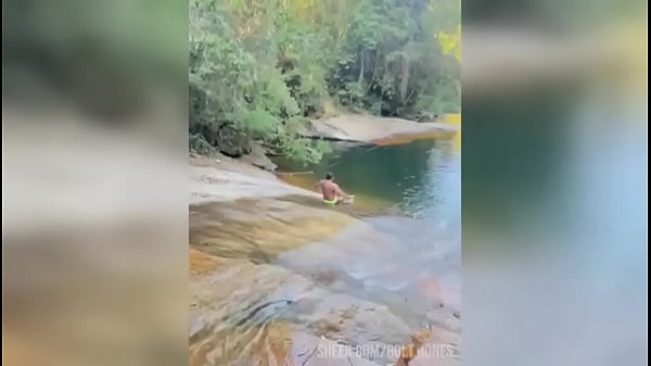 Da praia de copacabana chegando o natal para uma trilha no meio do mato indo para uma cachoeira procurando mulher para transar