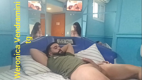 Boneca Pauzuda Geme De Tes&atilde;o Sendo Arrega&ccedil;ada Pela Pica Grande E Grossa Do Cliente thumbnail