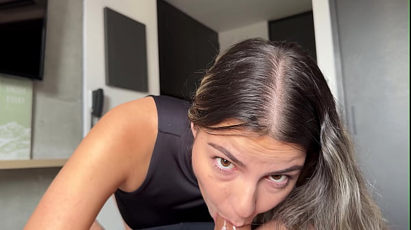 Play MP4 - My Neighbor is a married man and I convince him to fuck my hairy pussy while his wife is looking for him&excl; Liatovar