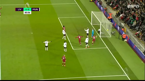 Ingl&ecirc;s gigante enfiando a piroca sem d&oacute; 