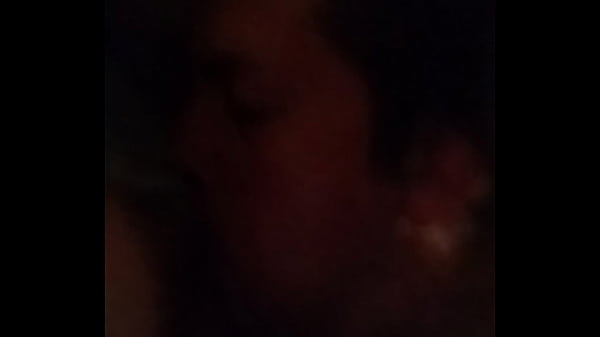 Mas. Con el chongo del puerto