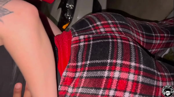 Play MP4 - lil d fucks his Christmas present in the car pt1