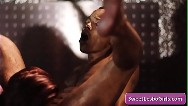 Hot lesbo slutsAlexis_Fawx AnaFoxxx covered in mud eating each other_juicy pussy