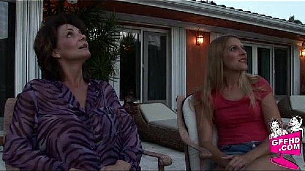 Nonton Lesbian Encouters 1545 thumbnail