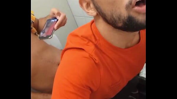 Amo Quando Aparece Um Macho Dotado E Gostoso thumbnail