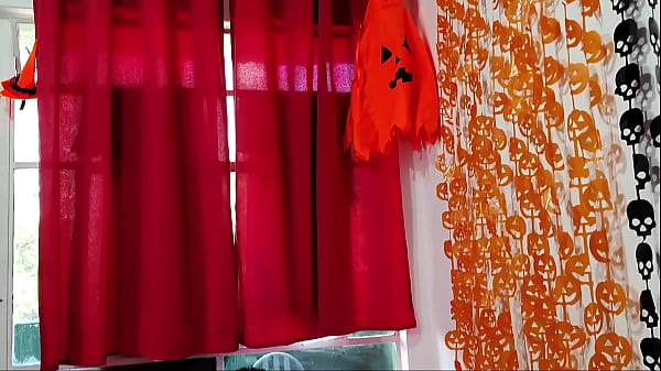 Nonton Halloween Do&ccedil;ura Ou Travessuras Cheiro Bunda De Ab&oacute;bora Gigante De Submissa Virou Uma Dominatrix thumbnail