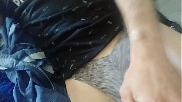 Play MP4 - Acabando con la tanga puesta