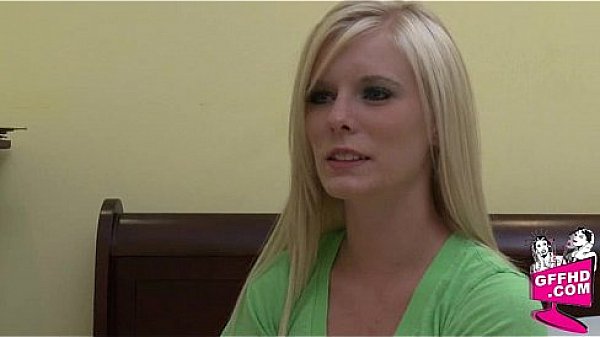 Girls having fun 1091 