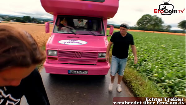 Play MP4 - Deutsche Frau von Nebenan wird von notgeilem Mann abgeschleppt