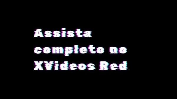 Esfregando a bucetinha resolvi dedar o cuzinho tamb&eacute;m