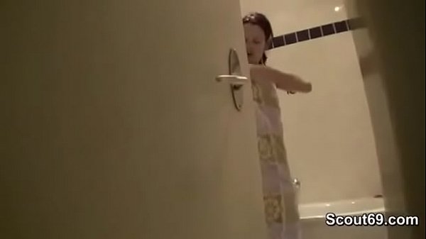 Boyfriend Look_Girl in_Bathroomand Fuck She Anal with_Huge Cock