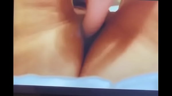 Milf Masturbating and Squirting_all overthe camera