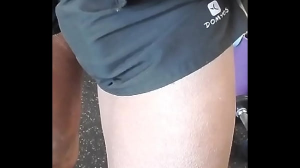 exhibition showing off my cock at the gym 