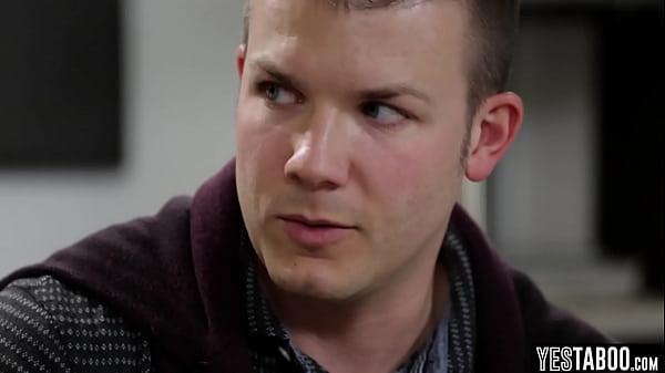 Reena Sky in black fuck me boots seduces a clueless guy