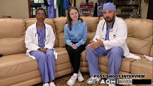 Play MP4 - Home Alone&excl; - Serena Morgan