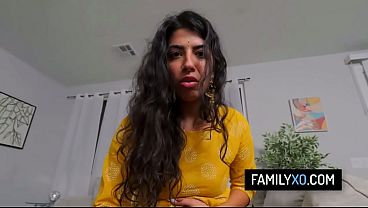 Stepdaughter and stepdad fuck around on the couch 