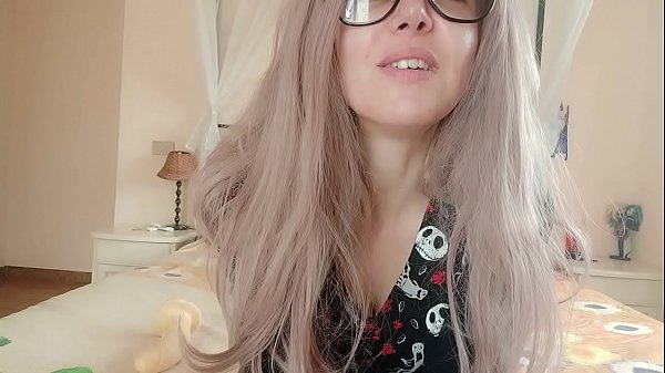 strong vulgar accent beautiful Italian whore offends your m between burpand farts