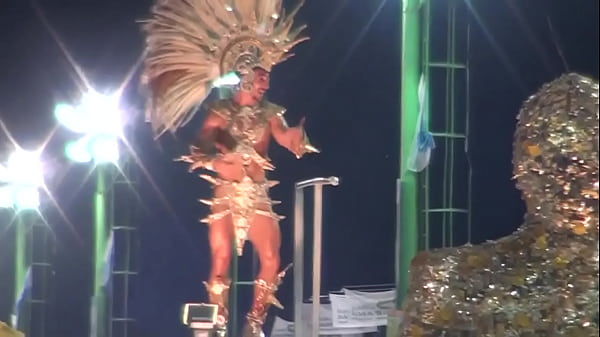 La cola m&aacute;s linda del carnaval 