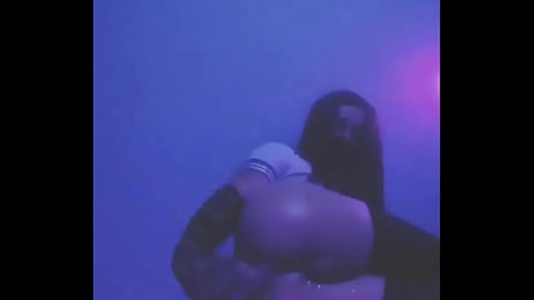 HERMOSO CULO COSPLAY COLEGIALA TRAP MASTURBANDOSE 