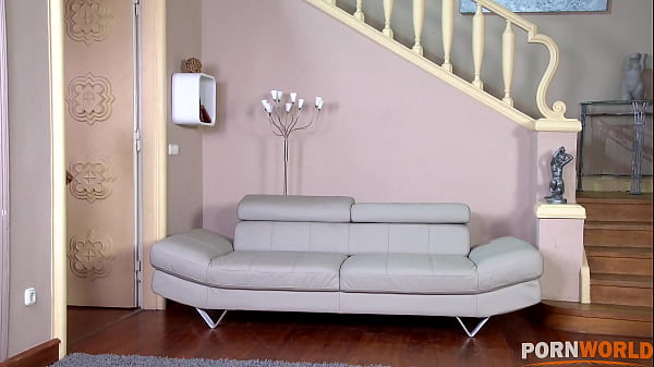 Nonton Pussy Abundance - One Cock Stuffs Shaved Pussies And Asses thumbnail