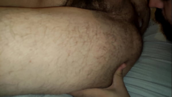 Play MP4 - Oso peludo me folla el culo hasta pre&ntilde;arme con su leche