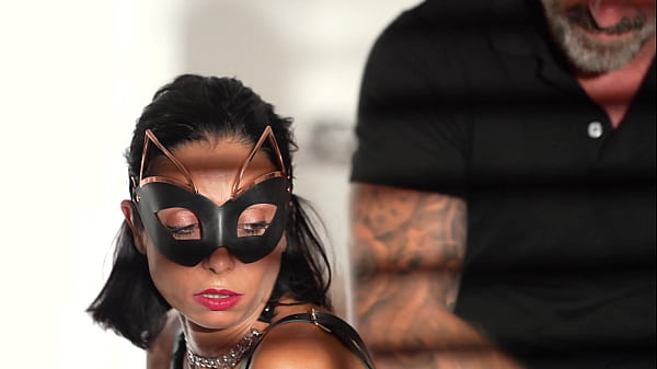 Elle se fait soumettre pour la 1ere fois