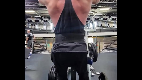 Back pump who loves a powerful back 
