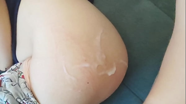 Play MP4 - Mi compa&ntilde;era de cuarto ve&iacute;a TV y yo intent&eacute; follarla sin que se diera cuenta &lpar;parte 2&rpar;