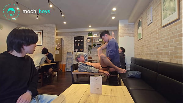 Play MP4 - Blowjob and Sex in the Public Cafe