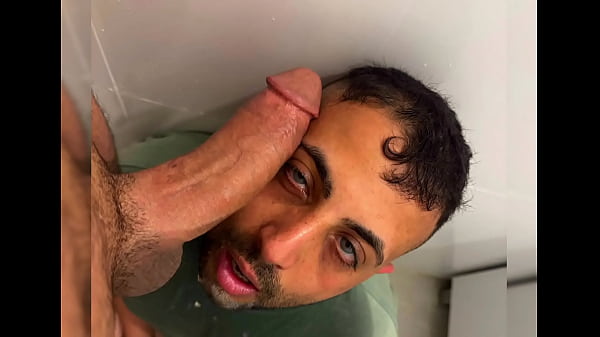 Play MP4 - Piss spit and huge cum load